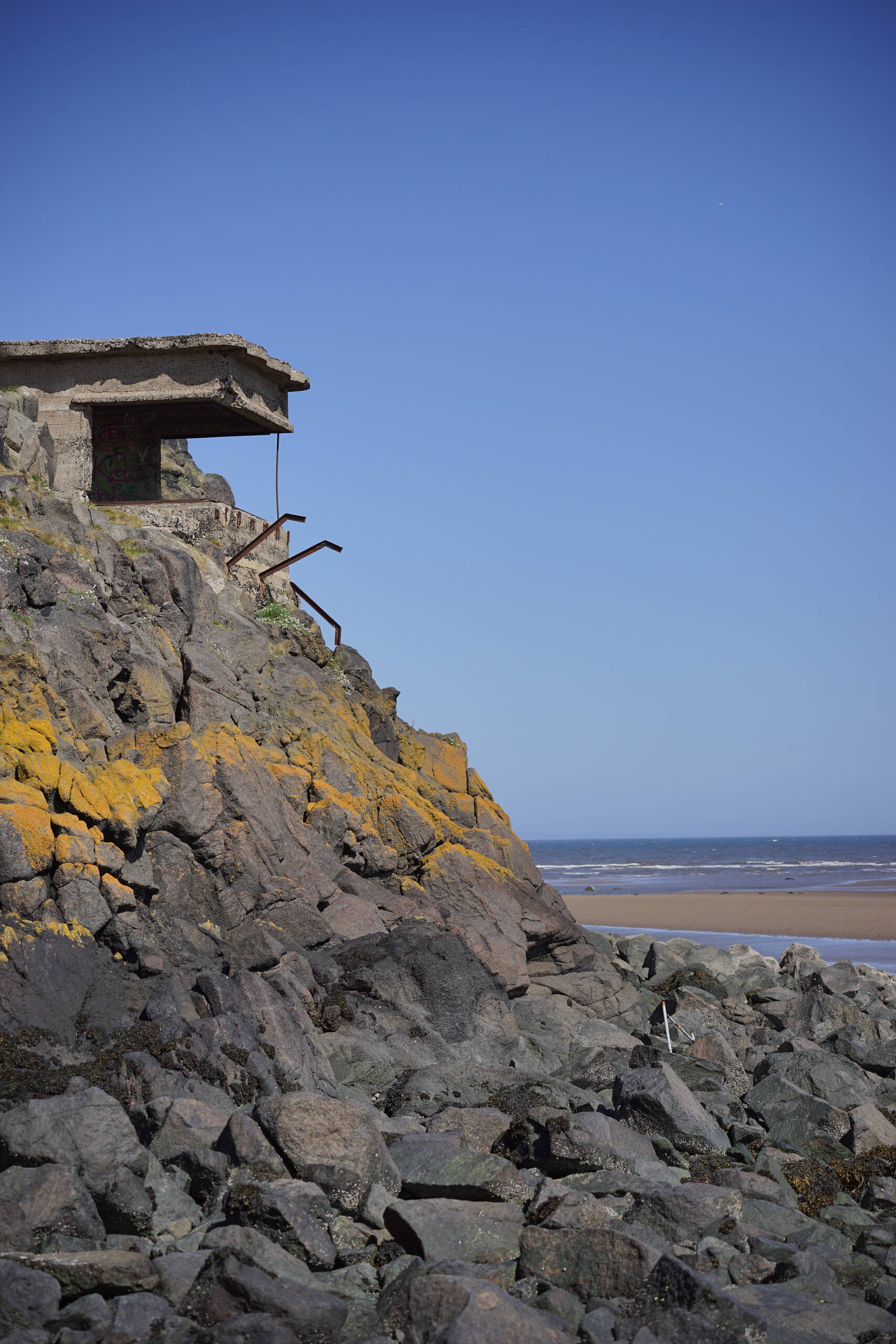 An image of bunker.